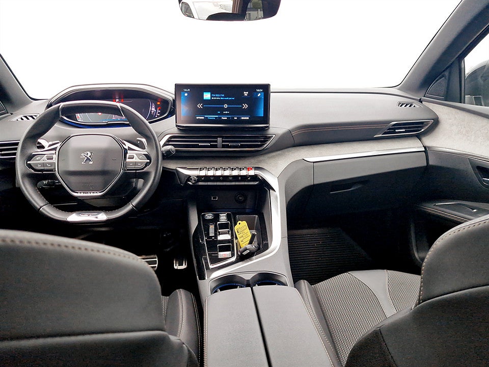 Bild på Peugeot 5008 GT 1.2 PT 130hk Aut 7-SITS B-KAMERA CARPLAY