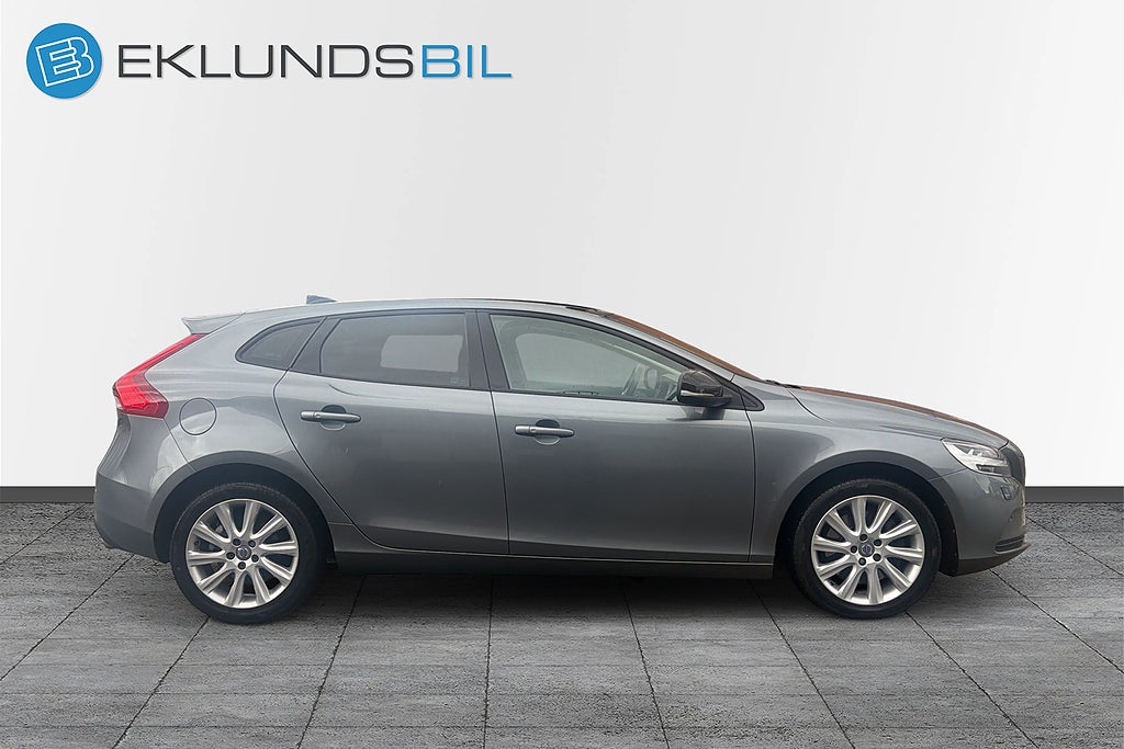 Volvo V40 2018