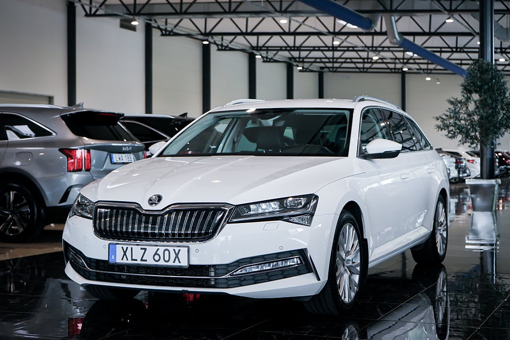 Skoda Superb iV Kombi 1.4 TSI iV Business Edition, Style M.Värmare 