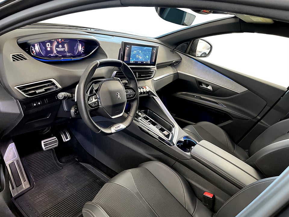 Bild på Peugeot 5008 GT 1.2 PT 130hk Aut 7-SITS B-KAMERA CARPLAY