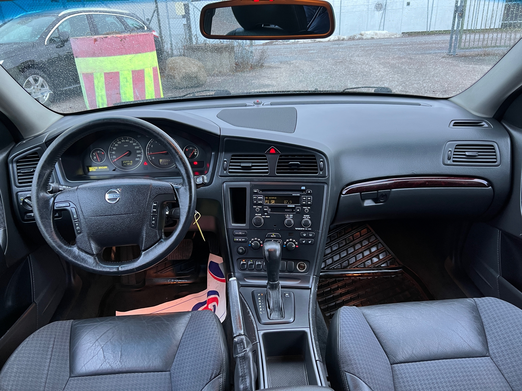 Volvo V70 2004, photo 5/44