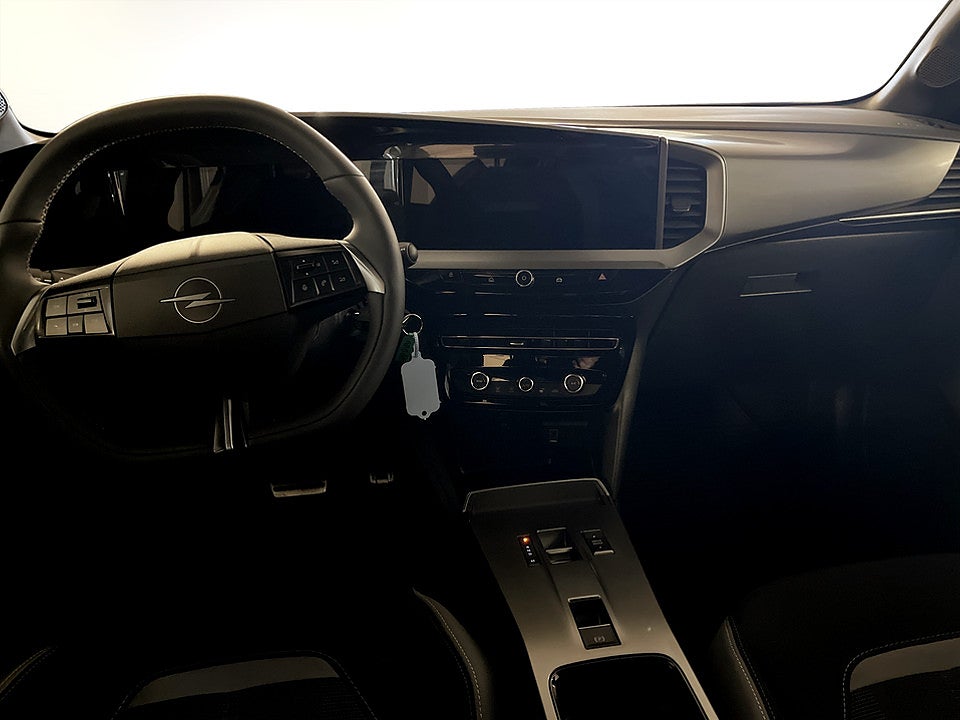Bild på Opel Mokka GS Hybrid 1.2 Turbo 145hk Aut B-KAMERA CARPLAY