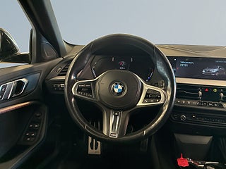 BMW 118I M Sport Mvärme Rattvärme Ambient light S&V-däck – bild 9
