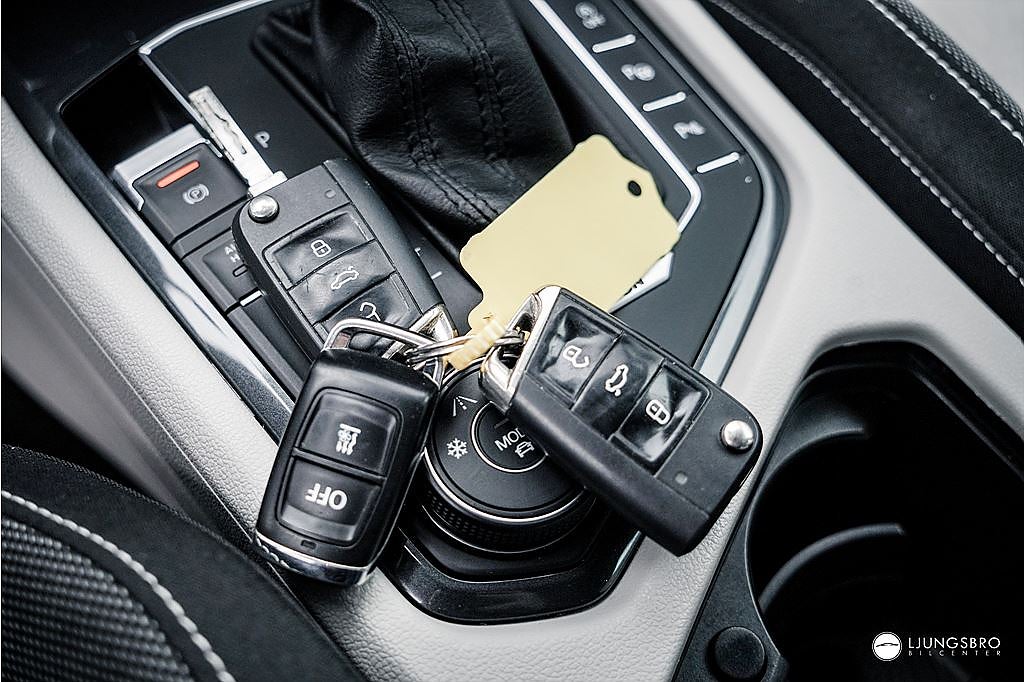 Volkswagen Tiguan 2.0 4M GT 190hk / Cockpit / Drag / B-Kamera