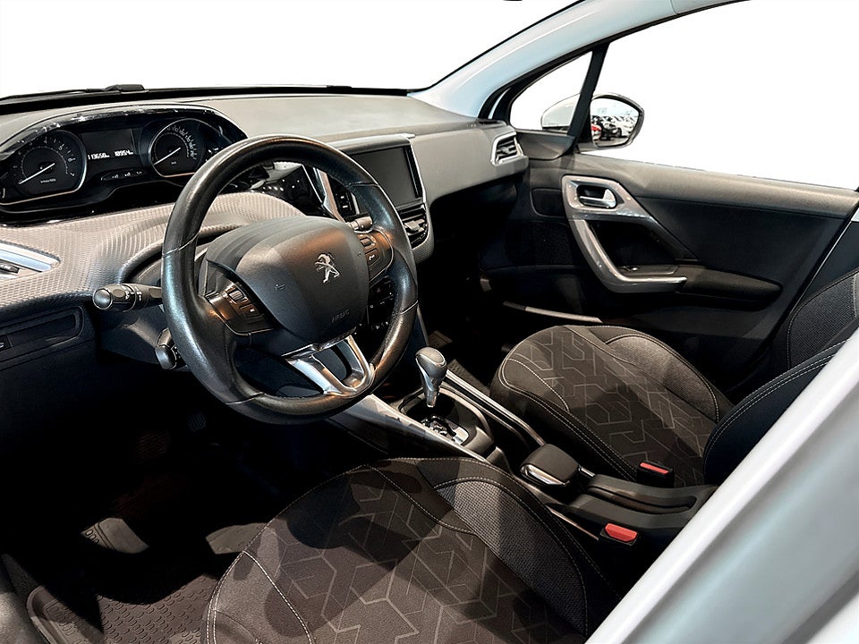 Bild på Peugeot 2008 Active 1.2 PT 110hk Aut - DRAGKROK LED-RAMP