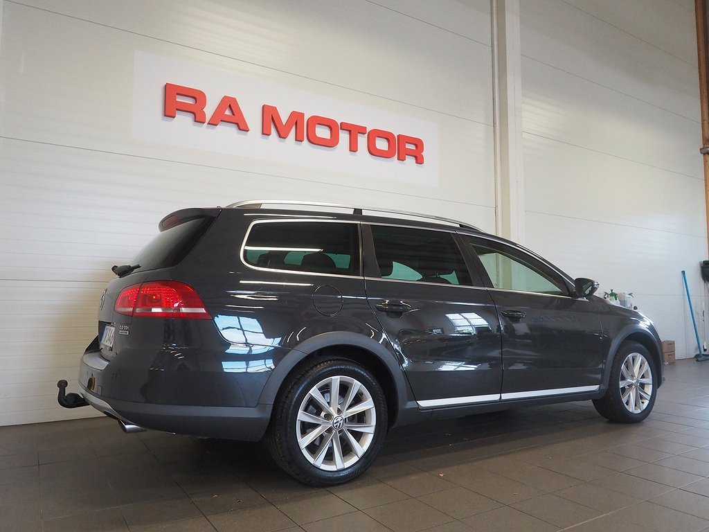 Volkswagen Passat Alltrack 2.0 TDI 4M Premium | Pano | D-Vär 2014