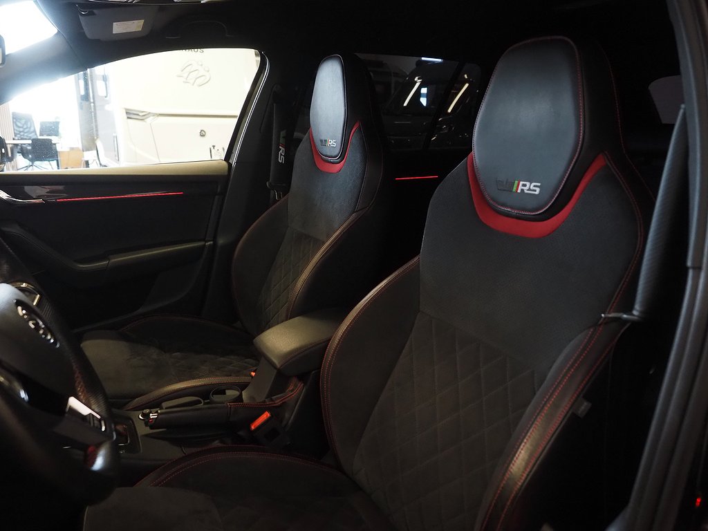 Skoda Octavia Kombi 2.0 TDI 4x4 RS Premium Drag B-Kam D-Värm 2018