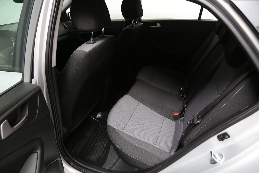 Hyundai i20 1,2 84hk Trend 5D Keyless CarPlay B-Kamera Motorv 2020