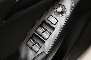 Halvkombi Mazda 3 12 av 24