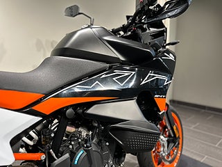 KTM 890 SMT /Techpack / Endast 671 mil / Nya däck