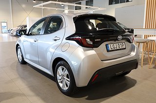 Halvkombi Toyota Yaris 3 av 18
