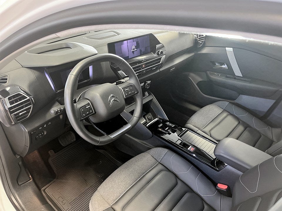 Bild på Citroën C4 X Shine 1.2 PT 130hk Aut - B-KAMERA, ELSTOL