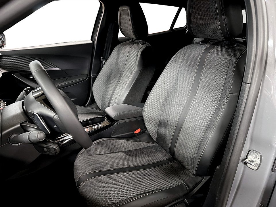 Bild på Peugeot 2008 Allure 1.2 PT 130hk Aut B-KAMERA CARPLAY