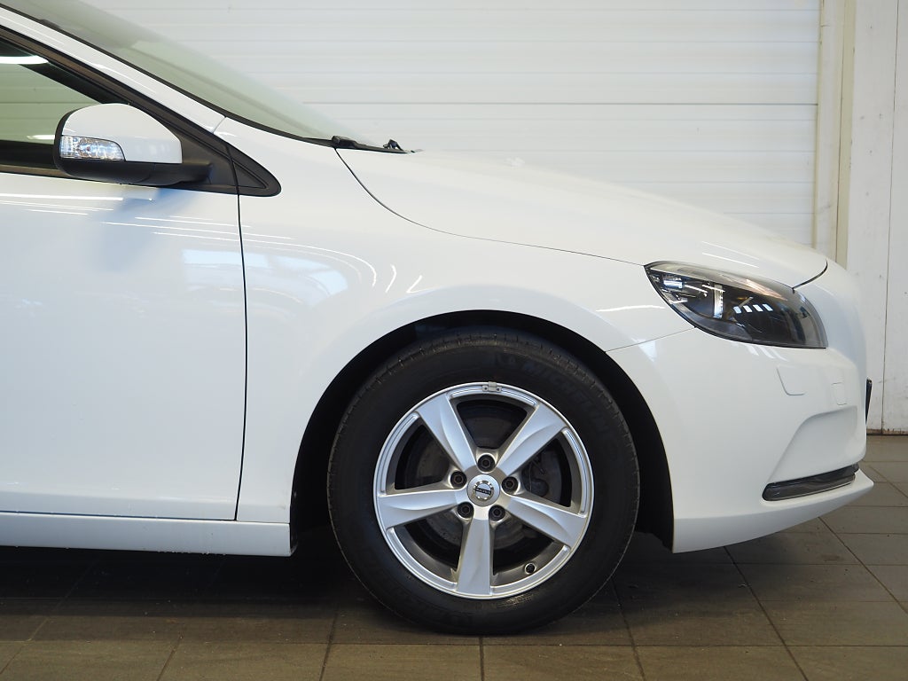 Volvo V40 D2 120hk Kinetic Business II Klimatpkt P-Värmare PDC