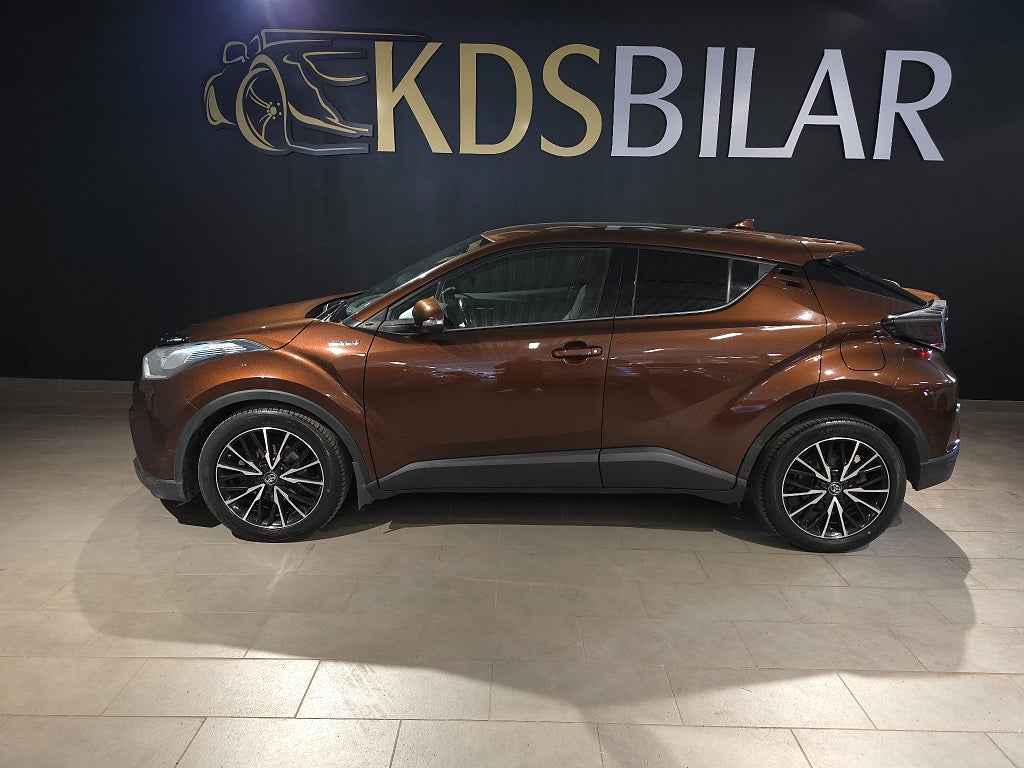 Toyota C-HR 1.8 Hybrid CVT Automat Executive 122hk | Drag | Värmare
