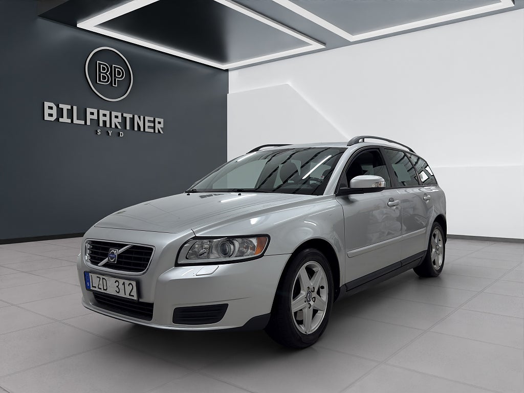 Volvo V50 2.4 Geartronic Kinetic/Ny Servad/Besiktad/2-Brukare