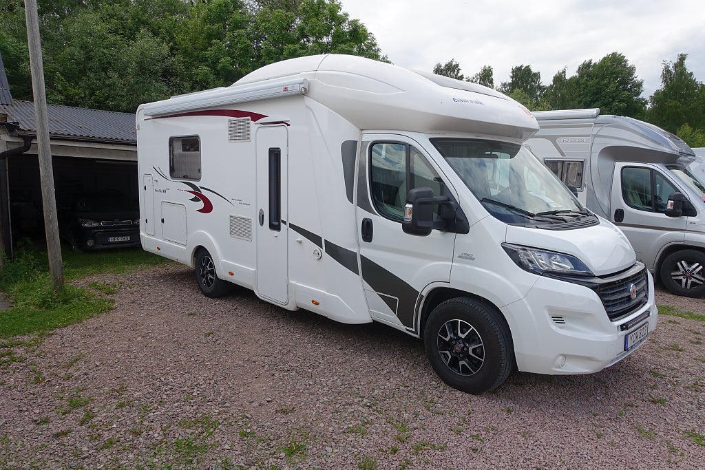 Eura Mobil Profila 730 EB Låga enkelsängar