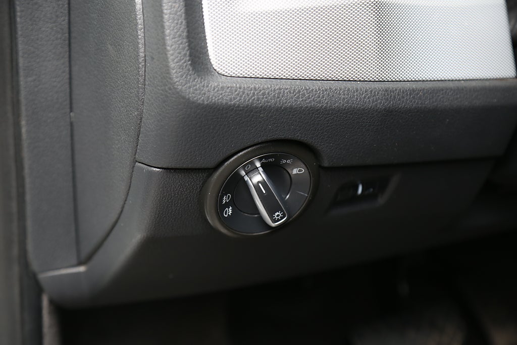 Volkswagen Multivan 2,0 TDI 4Motion Highline DSG 204hk Värmare Drag 7-sits 2017