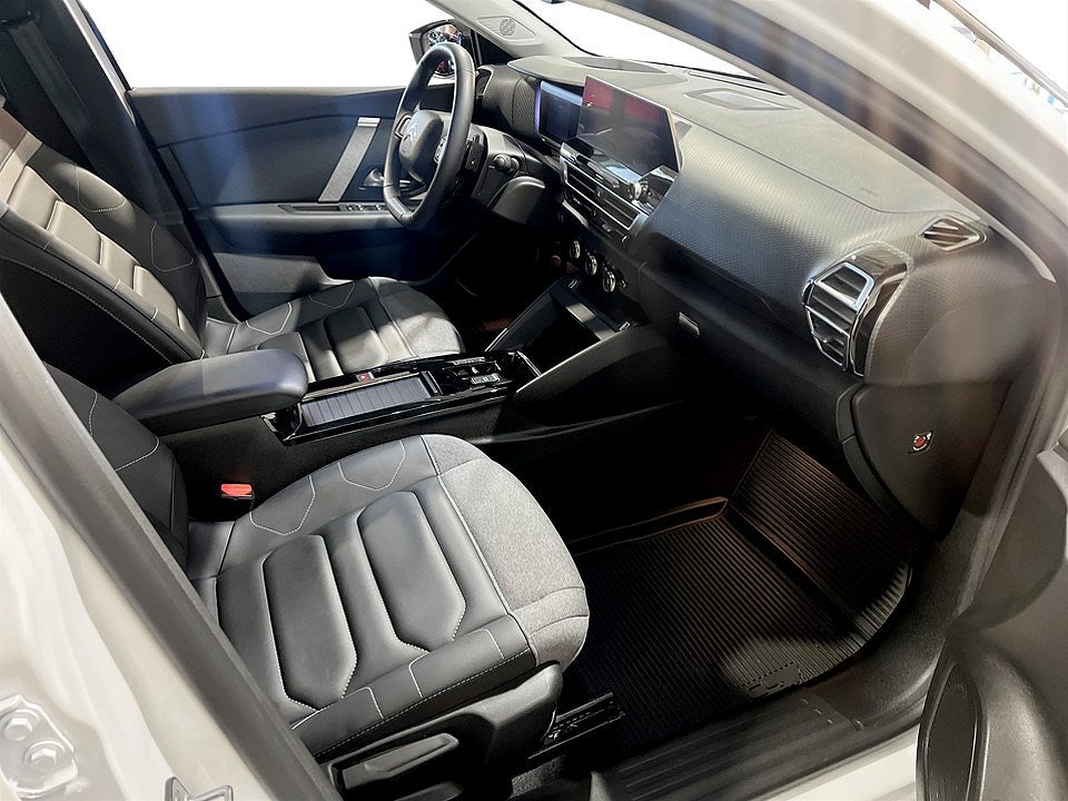 Bild på Citroën C4 X Shine 1.2 PT 130hk Aut - B-KAMERA, RATTVÄRME
