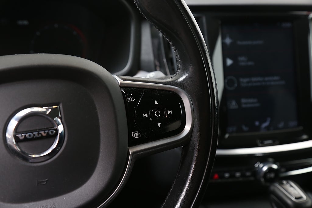 Volvo V60 Cross Country D4 190hk Adv SE ll AWD Navi Kamera Värmare Dra 2019