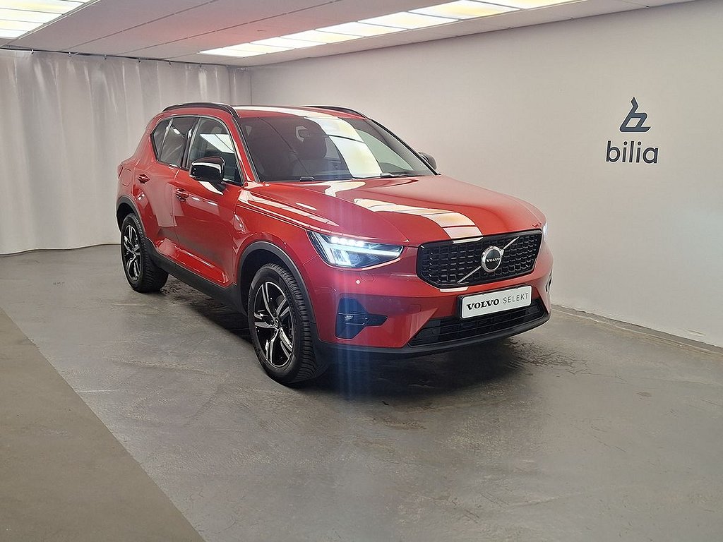 Volvo XC40 B4 FWD Bensin Plus Dark / HarmanKardon PremiumSound / Programmer