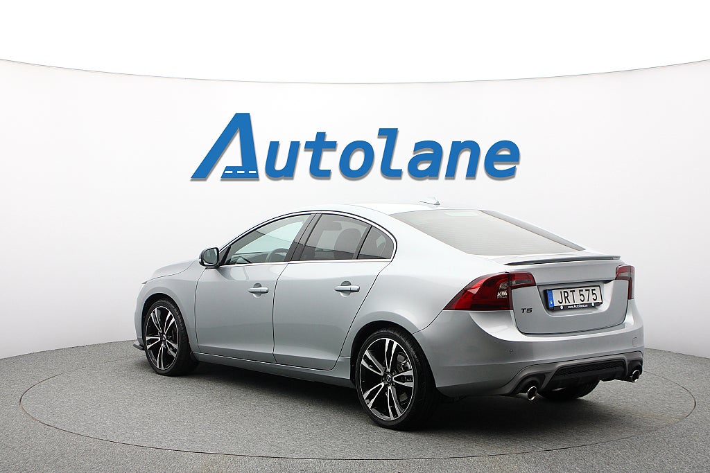 Volvo S60 T5 R-Design, Navigation, Rattvärme, PDC 245hk