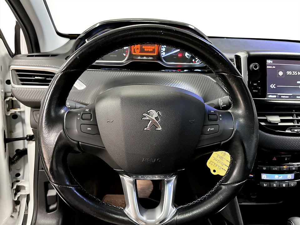 Bild på Peugeot 2008 Allure 1.2 PT 110hk Aut - P-SENSORER BAK