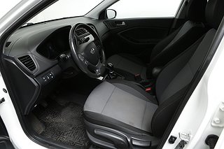 Halvkombi Hyundai i20 8 av 23