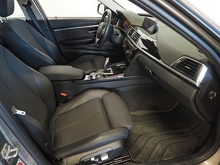 Sedan BMW 330e 11 av 22