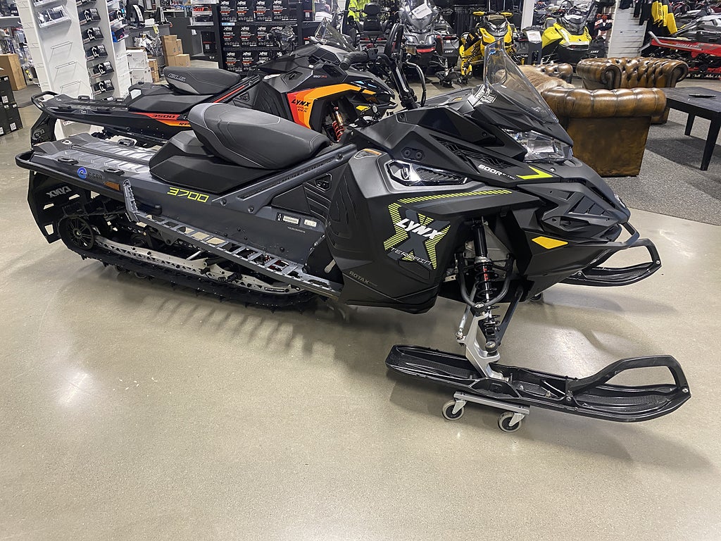 Lynx XTERRAIN STD 3700 600R ES / AR
