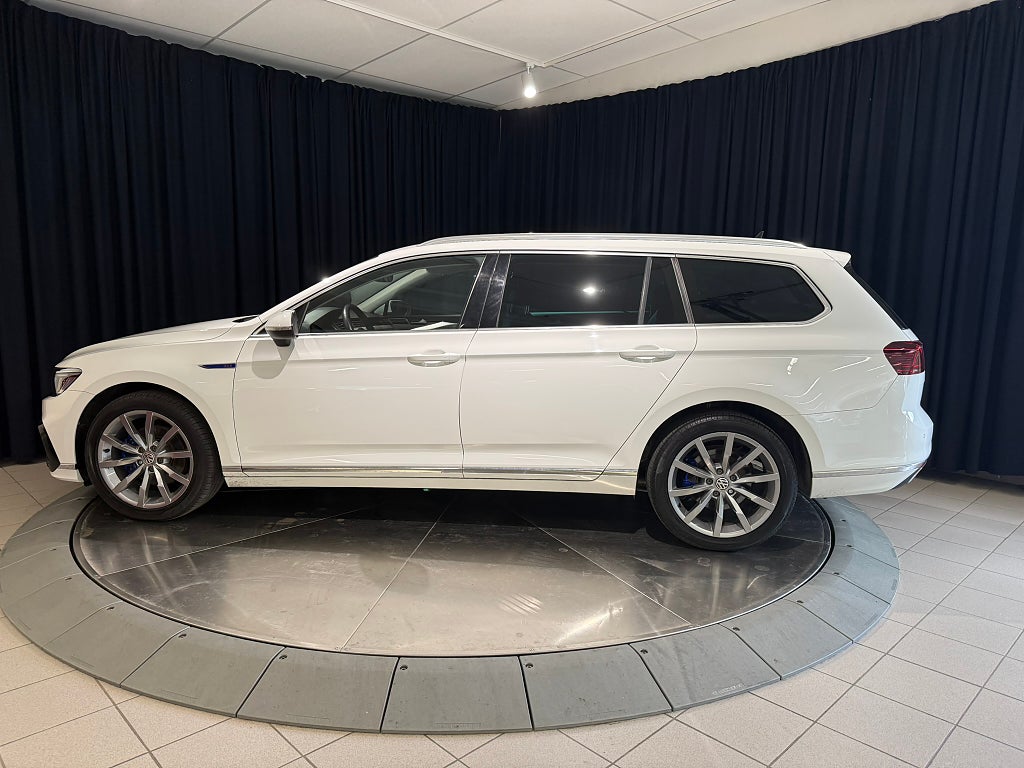 Volkswagen Passat 2022 - miniatyr 4