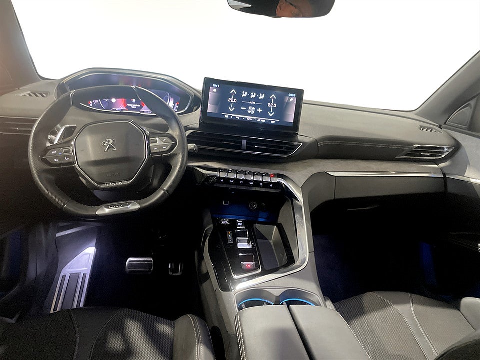Bild på Peugeot 5008 GT 1.2 PT 130hk Aut 7-SITS B-KAMERA CARPLAY