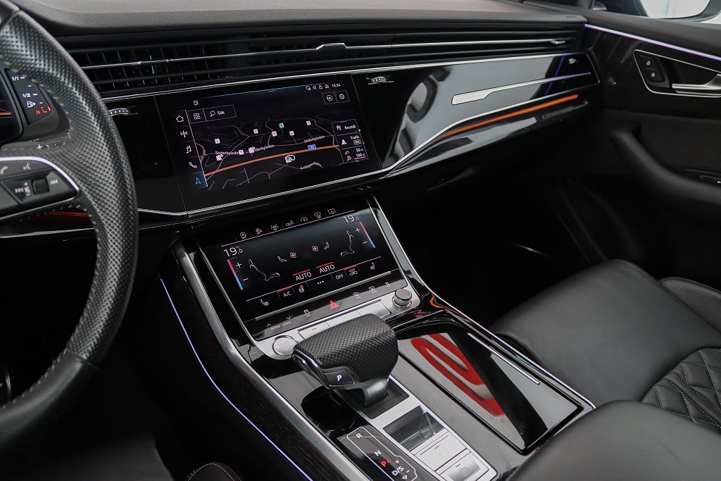 Audi Q8 50 TDI Quattro S Line Matrix B&O Panorama Dragkrok