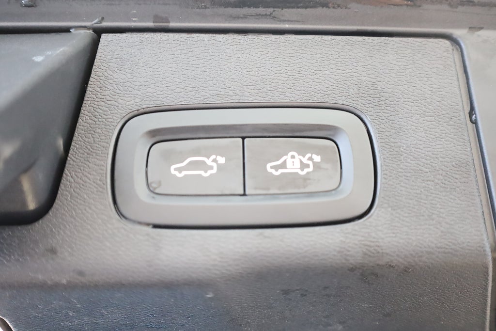 Volvo XC60 B4 AUT Momentum Advanced Navi Kamera Keyless CarPlay 2022