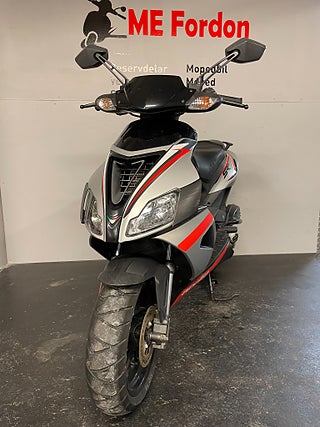 Aprilia SR 50 R **KLASS 1** 0.05 CVT - Malmö - Bytbil.com