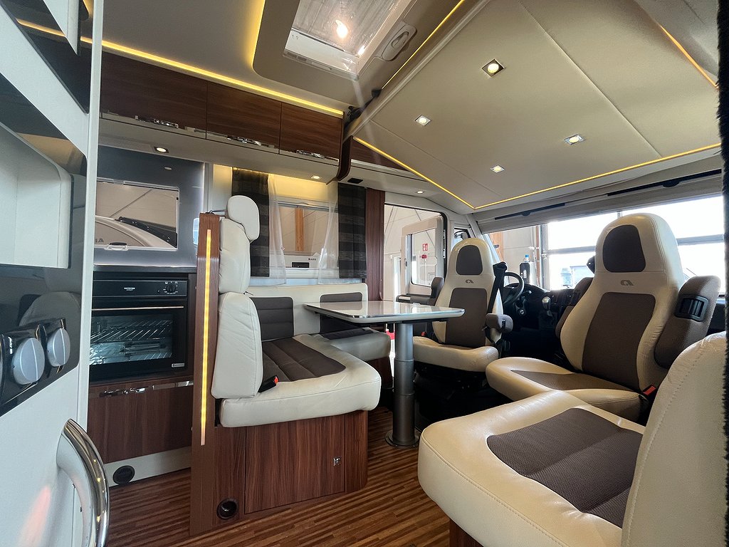 Adria Sonic Plus 700 SL / Automat 150hk / Solcell x2 / Ugn - Adria
