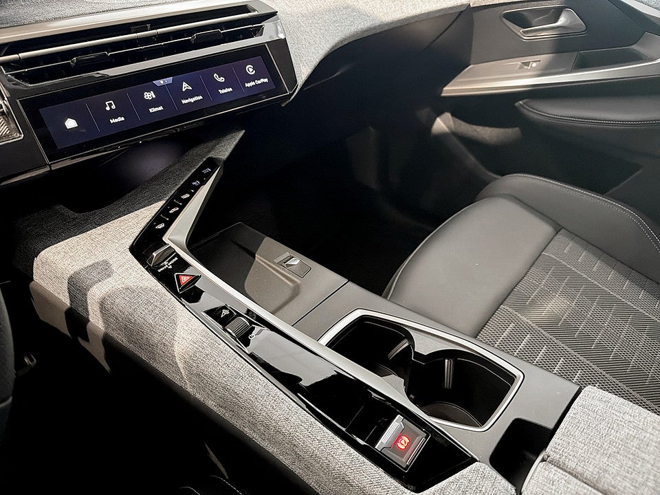 Bild på Peugeot 3008 GT Hybrid 145hk Aut B-KAMERA CARPLAY