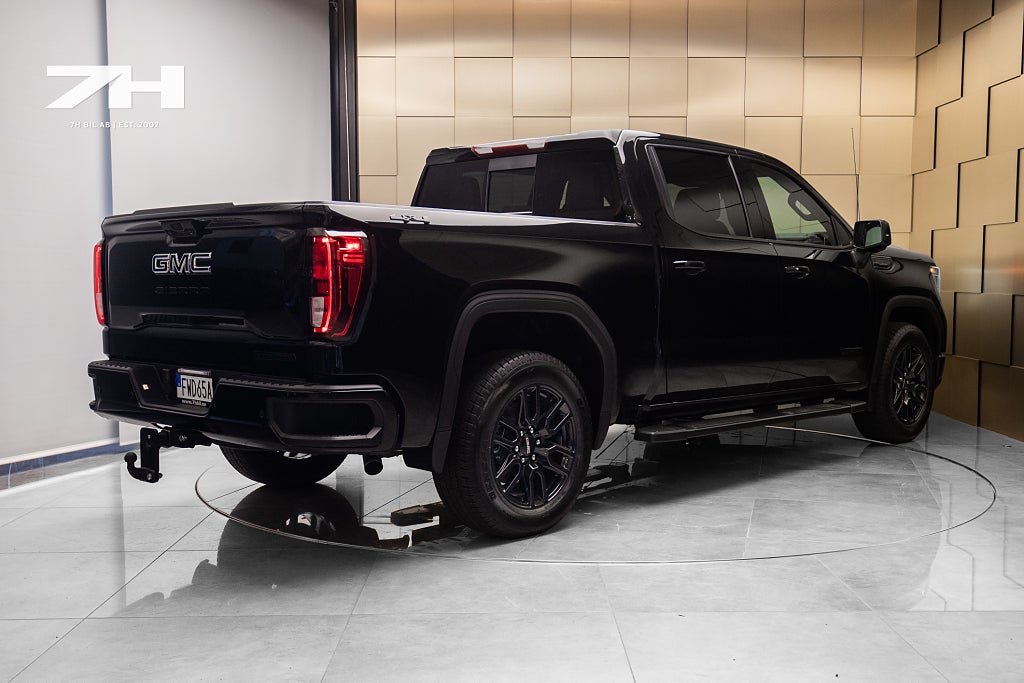 GMC Sierra 1500 Crew Cab 3L Duramax / 360° / BOSE® / Glastaklucka