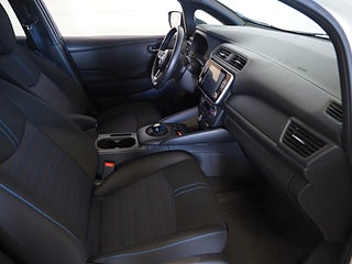 Halvkombi Nissan Leaf 10 av 21