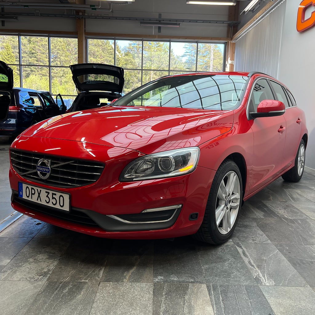 Volvo V60 D4 Momentum Värmare Dragkrok PDC-Bak Kamrem bytt!