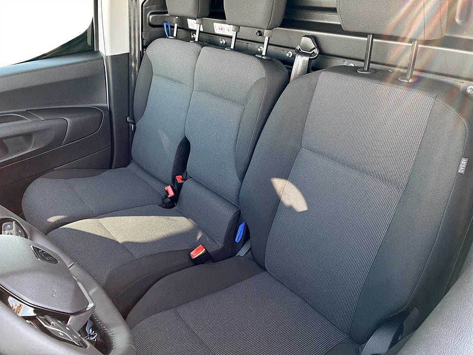 Bild på Peugeot Partner Plus 130hk Aut L2 - EDITION! SERVICE & V-HJUL INGÅR!