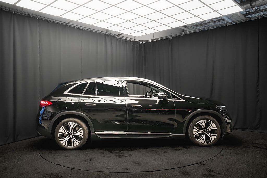 Mercedes-Benz EQE SUV 350 4M LUFT DRAG 360° DISTRONIC ELSTOL MINNE MOMS