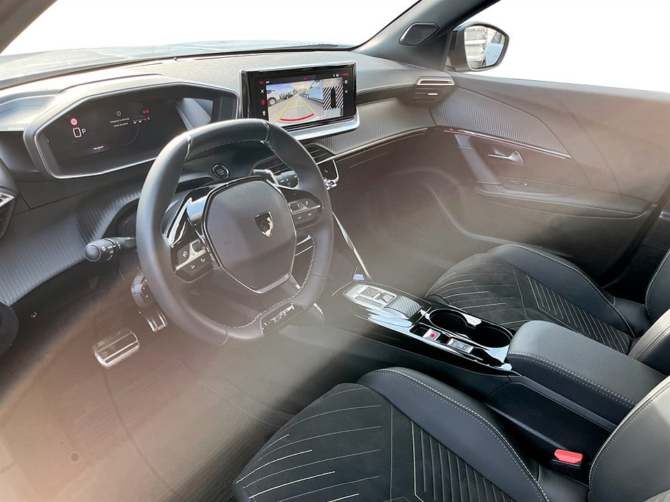 Bild på Peugeot 2008 GT 1.2 PT 130hk Aut B-KAMERA CARPLAY
