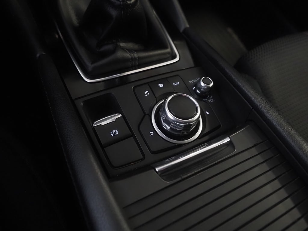 Mazda 3 Sport 2.0 SKYACTIV-G 120hk Vision Motorvärmare Navi 2018
