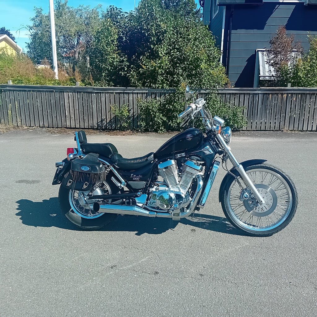 Suzuki VS800 INTRUDER