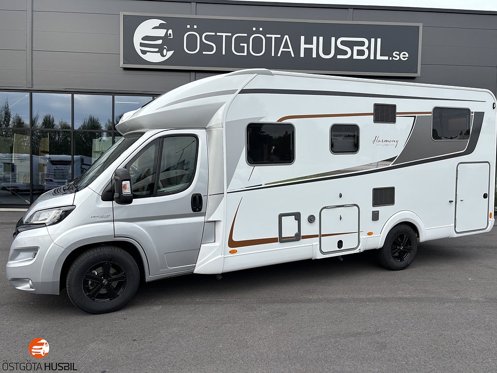Bürstner 728 Harmony Line Långbäddar och taksäng