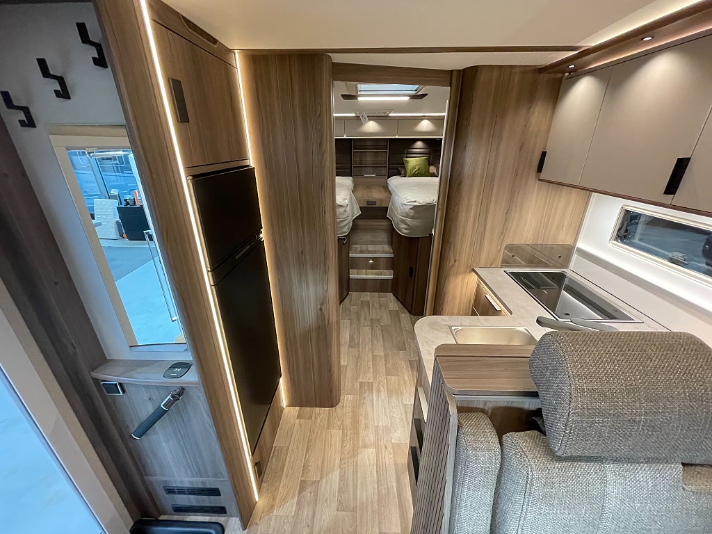 Kabe TMX 810 LGB /Cinderella/5 bältad/Mercedes 170hk/ALDE - Kabe