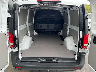 Transportbil - Skåp Mercedes-Benz Vito 15 av 20