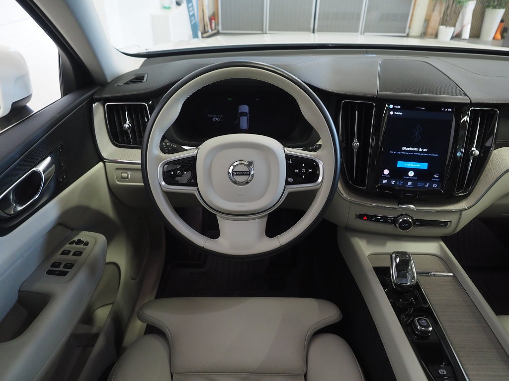 Volvo XC60 B4 AWD Geartronic 197hk Inscription B-Kam Drag Orrefors 2022