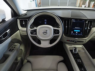 SUV Volvo XC60 16 av 25